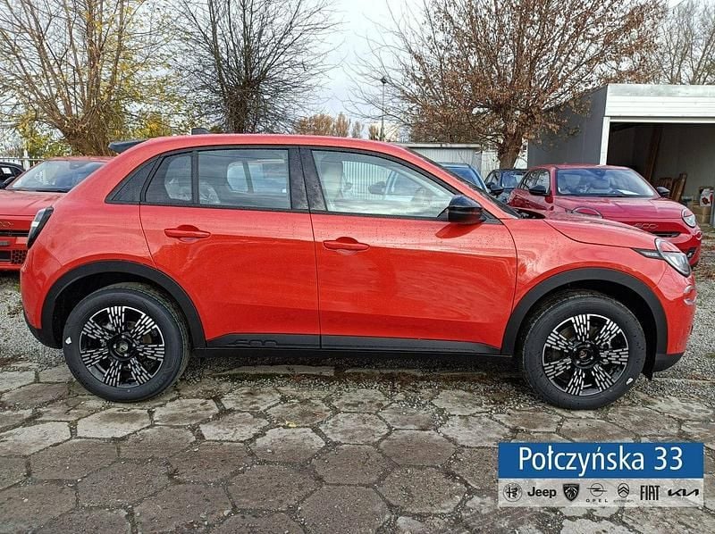 Nowe Fiat 600 110 KM (80 kW) 2025 Pomarańczowy (metalik) Hatchback