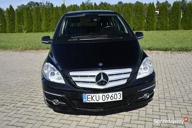 Używany Mercedes B180 110 KM (80 kW) 2009 Czarny (metalik) Minivan