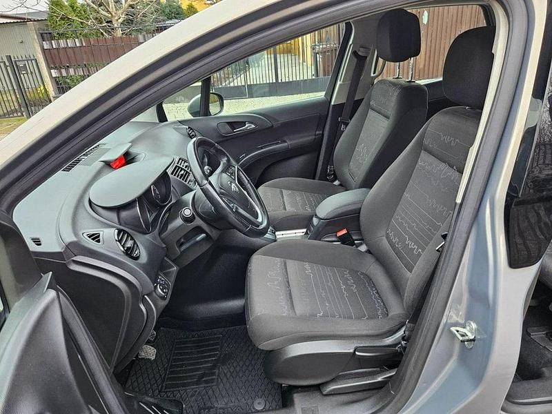 Używany Opel Meriva 100 KM (73 kW) 2011 Szary Minivan