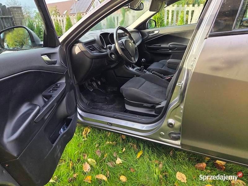 Używany Alfa Romeo Giulietta 105 KM (77 kW) 2011 Szary Hatchback