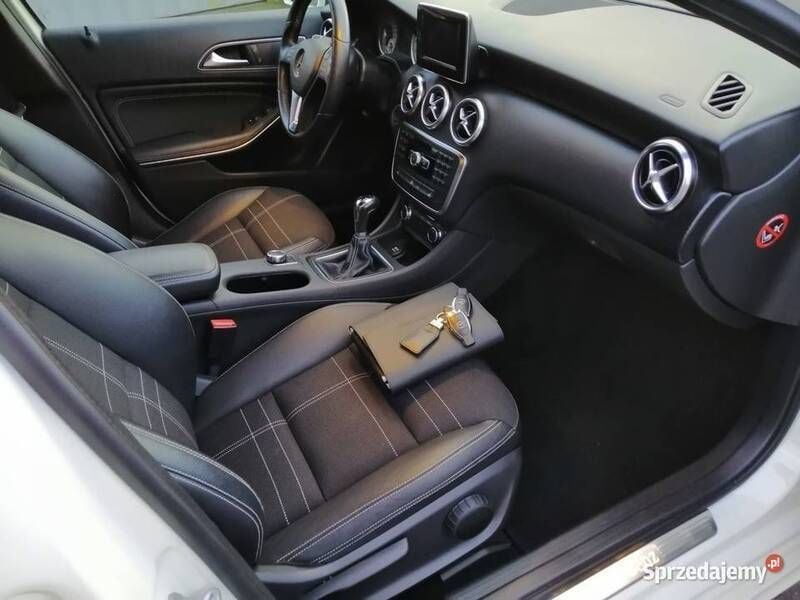 Używany Mercedes A180 122 KM (89 kW) 2013