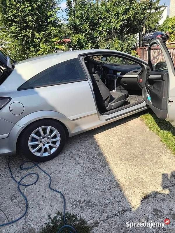 Używany 2005 Opel Astra GTC | 8000 zł - Obraz 1/4