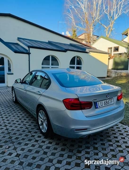Używany BMW 320 184 KM (135 kW) 2018 Srebrny Sedan/Limuzyna