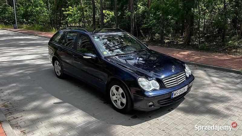 Granatowy Używany 2005 Mercedes C180 Kombi | 11 900 zł (Uczciwa cena) - Obraz 1/4