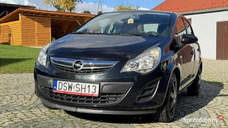 Używany Opel Corsa 87 KM (63 kW) 2013 Czarny Hatchback