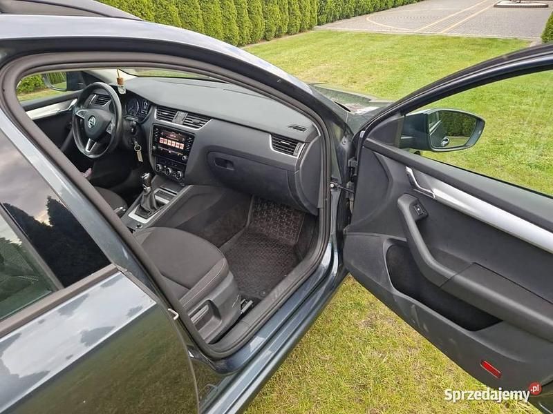 Używany Skoda Octavia 2019 Grafitowy Kombi