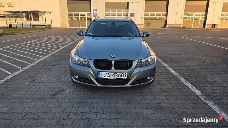 Używany BMW 318 2009 Szary Kombi