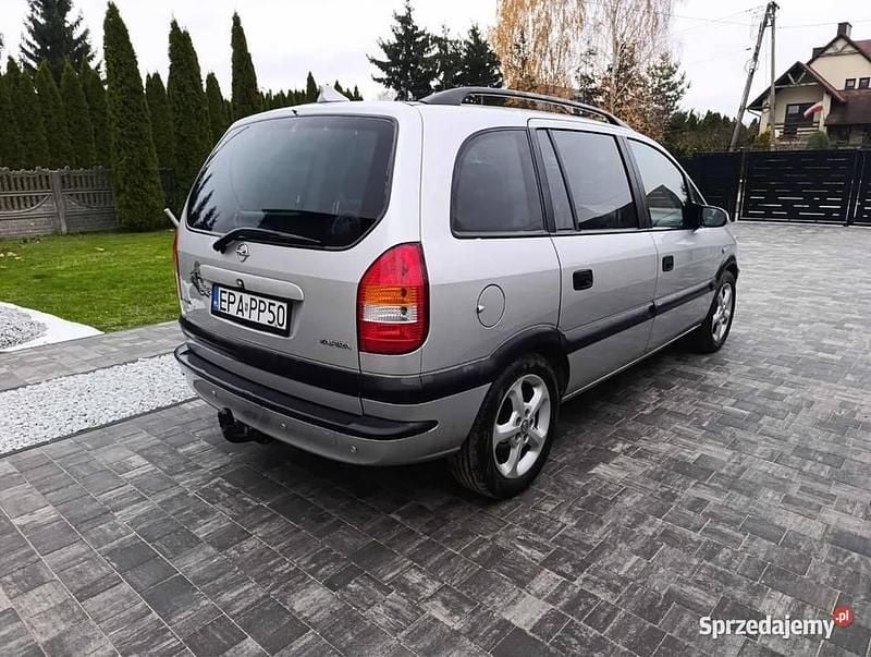 Srebrny Używany 2001 Opel Zafira Minivan | 4500 zł (Uczciwa cena) - Obraz 1/4