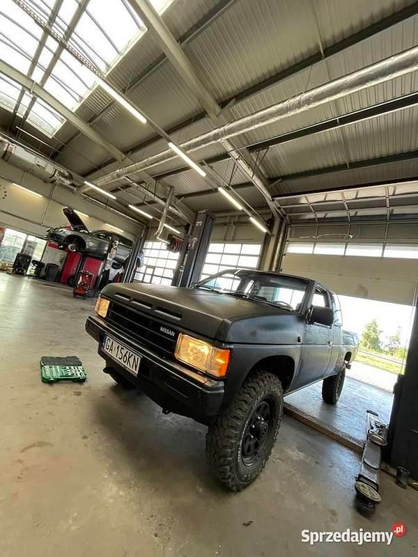 Czarny Używany 1988 Nissan PickUp Pickup | 22 500 zł - Obraz 1/4
