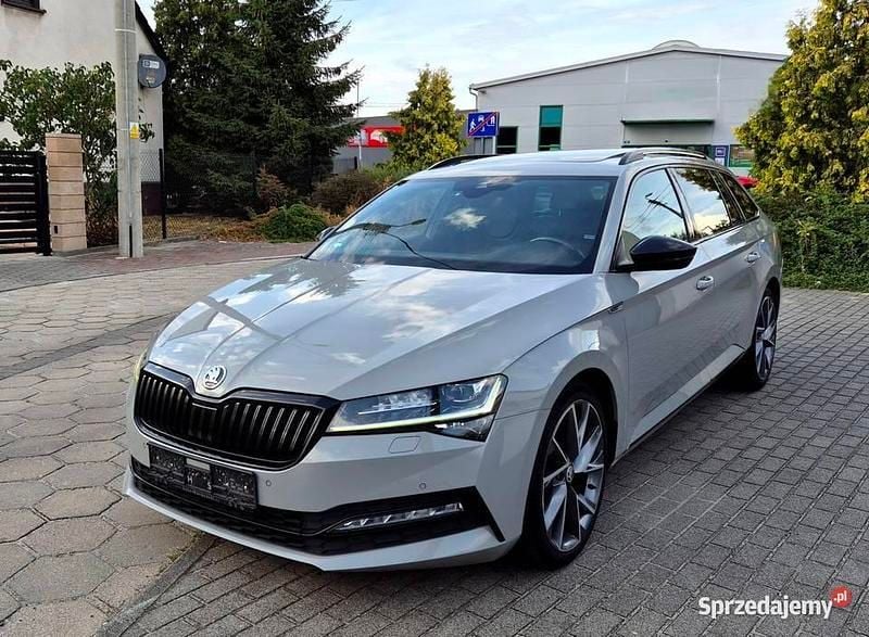 Szary Używany 2020 Skoda Superb SportLine Kombi | 88 900 zł - Obraz 1/4