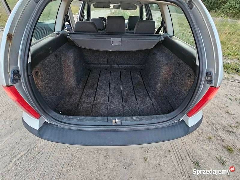 Używany Skoda Octavia 2003 Srebrny Kombi