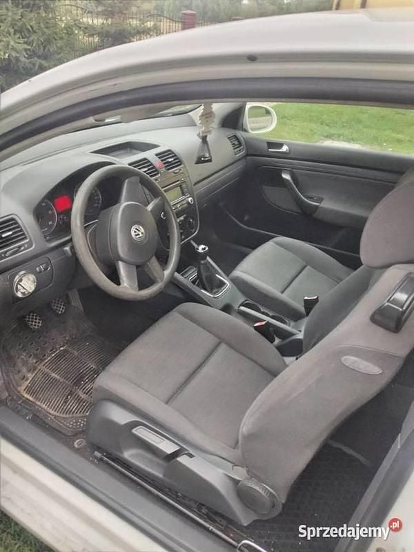 Używany VW Golf V 2004 Biały Hatchback