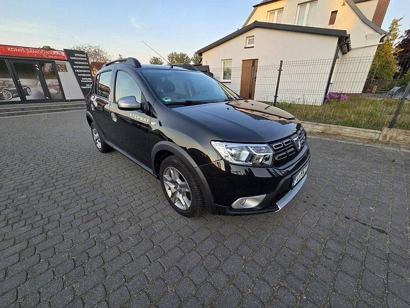 Używany Dacia Sandero Stepway 90 KM (66 kW) 2019 Czarny (metalik) Hatchback