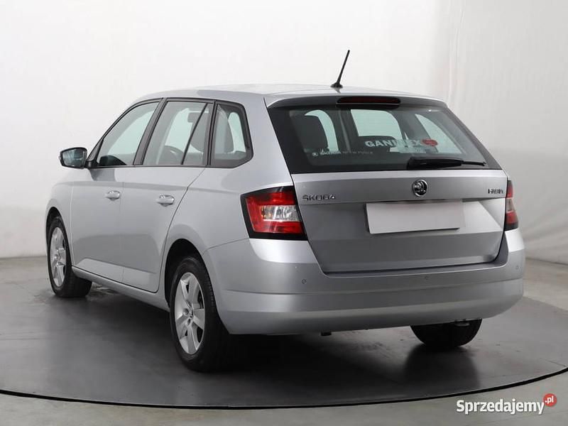 Używany Skoda Fabia 2017 Srebrny Kombi