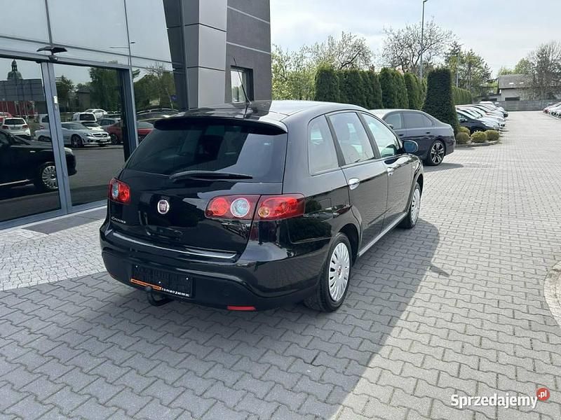 Używany Fiat Croma 140 KM (102 kW) 2009 Czarny (metalik) Kombi