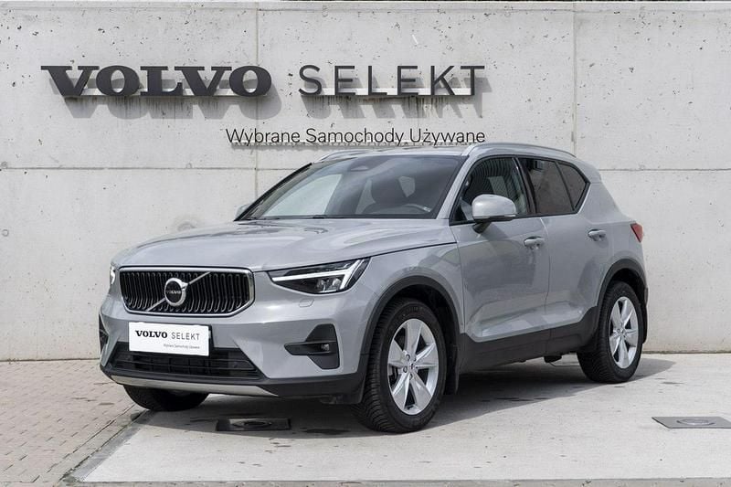 Używany Volvo XC40 197 KM (144 kW) 2024 Szary (metalik) SUV