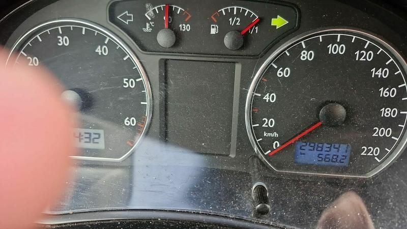 Czarny Używany 2005 VW Polo Basis Hatchback | 2500 zł (Uczciwa cena) - Obraz 1/4