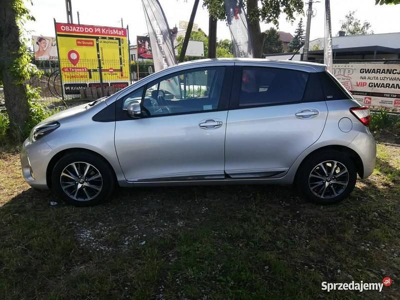 Srebrny Używany 2019 Toyota Yaris Hatchback | 47 999 zł (Uczciwa cena) - Obraz 1/4
