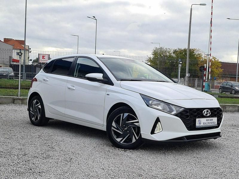 Używany Hyundai i20 100 KM (73 kW) 2022 Biały Hatchback