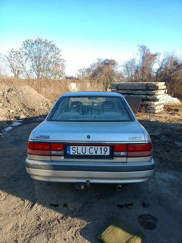 Używany Mazda 626 1992 Srebrny Sedan/Limuzyna
