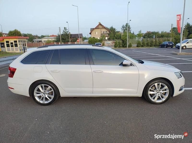 Używany Skoda Octavia 190 KM (139 kW) 2018 Biały Sedan/Limuzyna