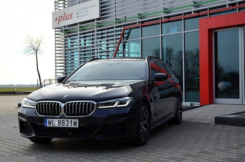 Czarny (metalik) Używany 2021 BMW M550 Sedan/Limuzyna | 113 820 zł - Obraz 1/4