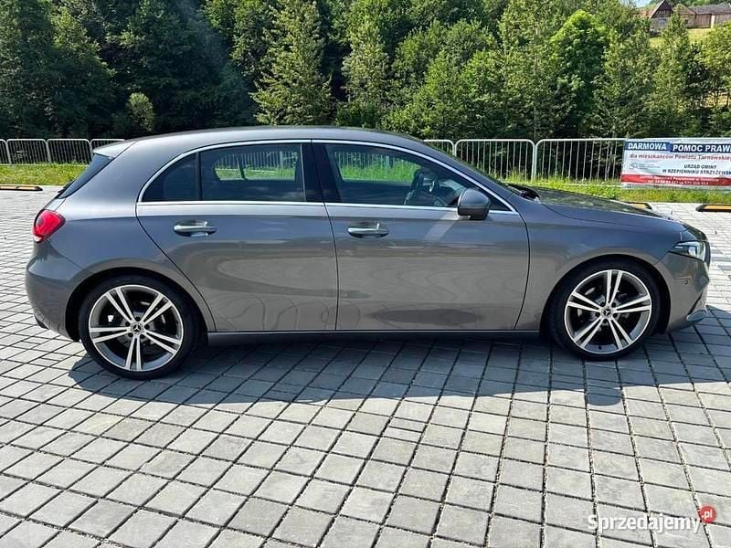 Szary Używany 2019 Mercedes A180 Hatchback | 79 999 zł (Uczciwa cena) - Obraz 1/4