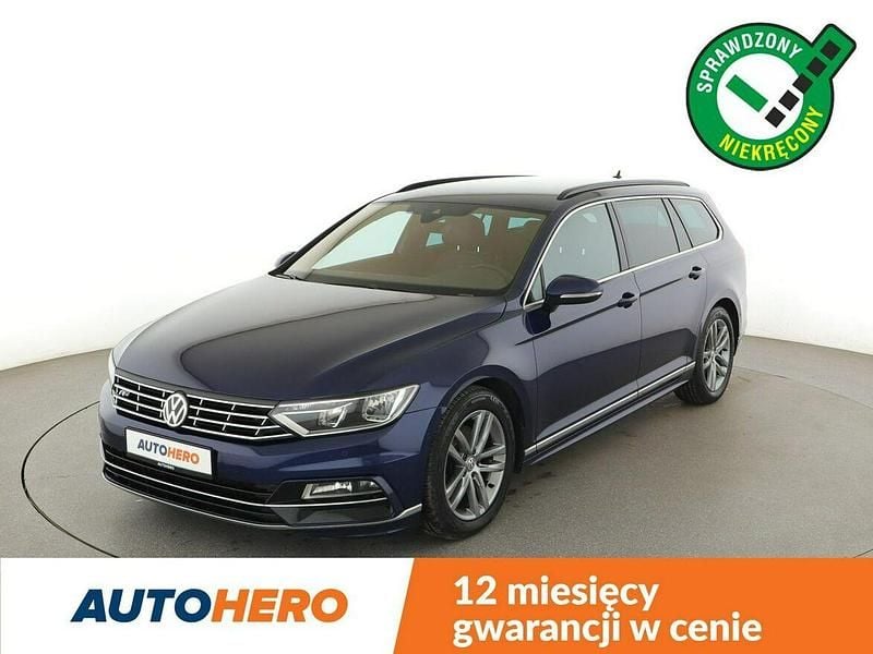 Niebieski Używany 2018 VW Passat R-line Kombi | 76 900 zł (Uczciwa cena) - Obraz 1/3