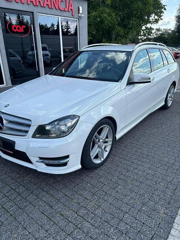 Biały Używany 2012 Mercedes C220 Kombi | 44 500 zł (Uczciwa cena) - Obraz 1/4