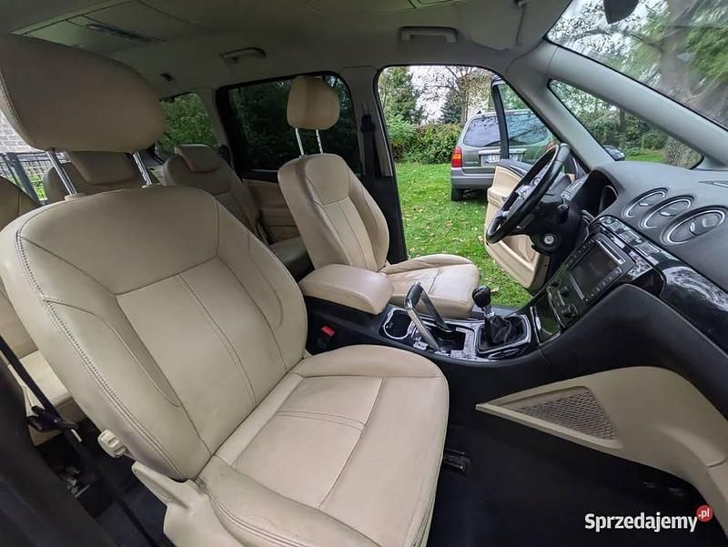 Używany Ford Galaxy Ghia 160 KM (117 kW) 2011 Granatowy Minivan