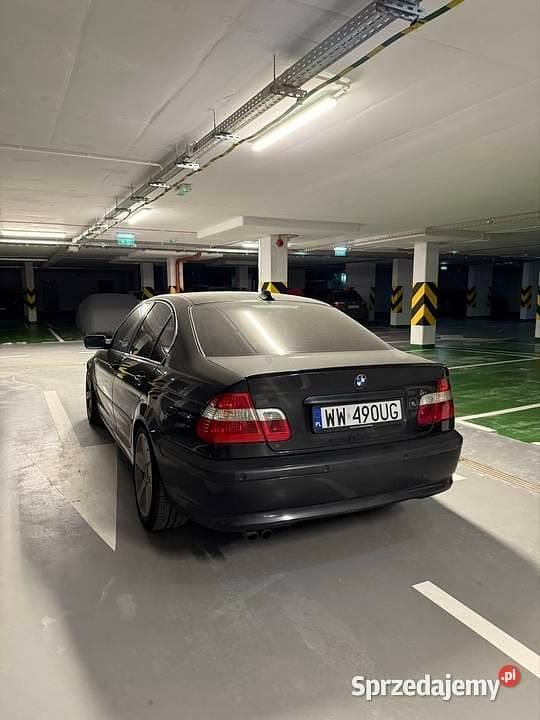 Używany BMW 325 2004 Czarny Sedan/Limuzyna