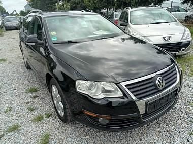 Niebieski Używany 2000 VW Passat Highline Sedan/Limuzyna | 18 900 zł - Obraz 1/4