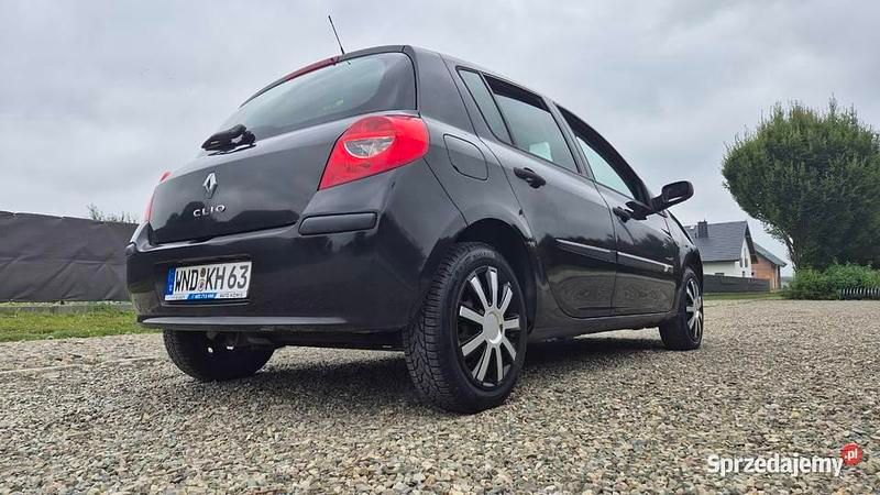 Czarny Używany 2009 Renault Clio II Hatchback | 12 900 zł (Drogi) - Obraz 1/4