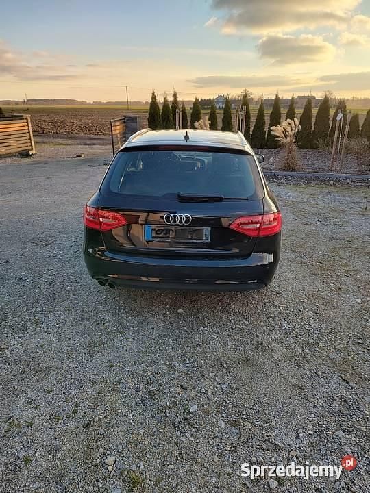 Używany Audi A4 2013 Czarny Kombi