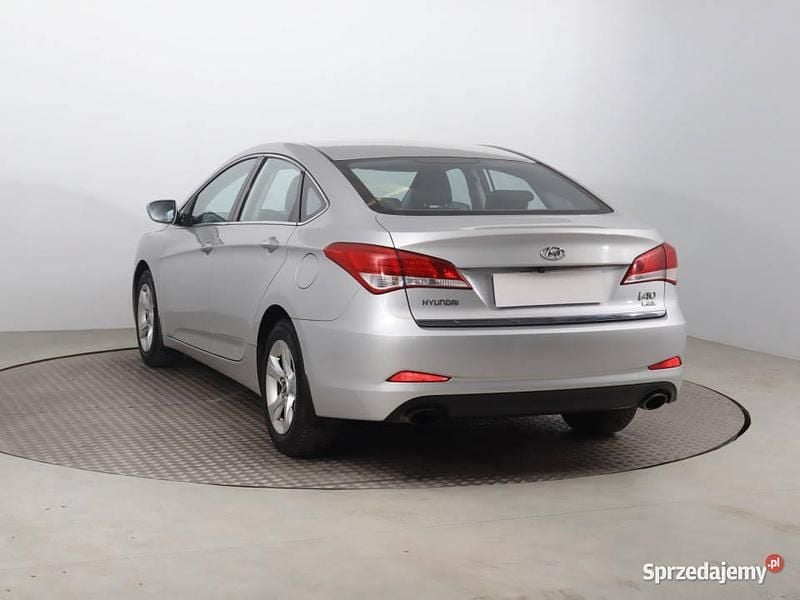 Używany Hyundai i40 2013 Srebrny Sedan/Limuzyna
