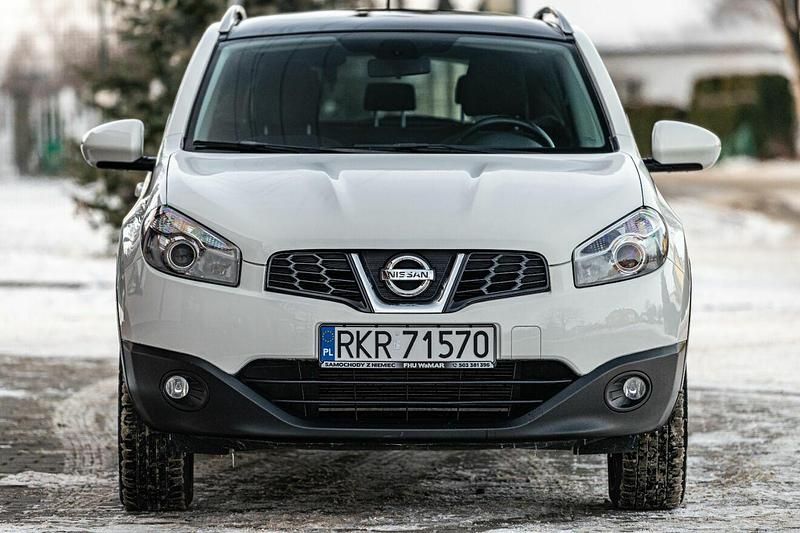 Biały Używany 2010 Nissan Qashqai SUV | 28 900 zł (Dość drogi) - Obraz 1/4