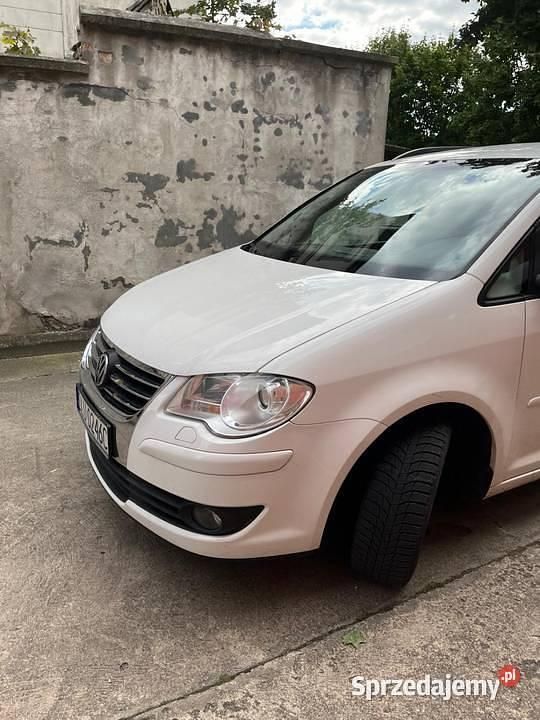 Biały Używany 2008 VW Touran Minivan | 15 500 zł - Obraz 1/4