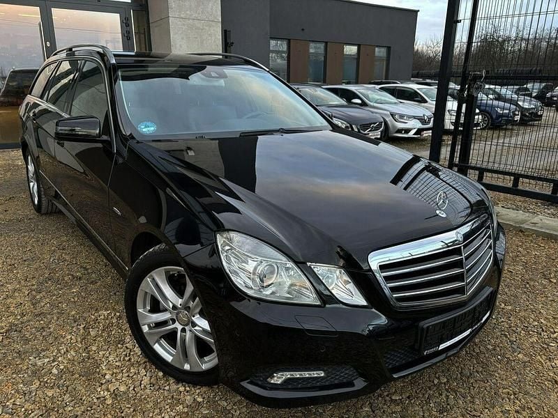 Używany Mercedes E200 2010 Czarny Kombi