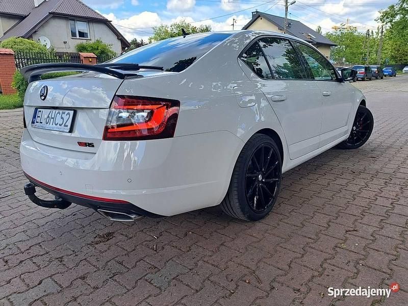Biały Używany 2018 Skoda Octavia vRS Sedan/Limuzyna | 66 500 zł (Dość drogi) - Obraz 1/4