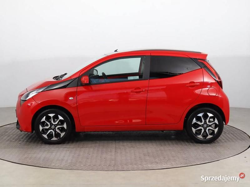Używany Toyota Aygo 2018 Czerwony Hatchback