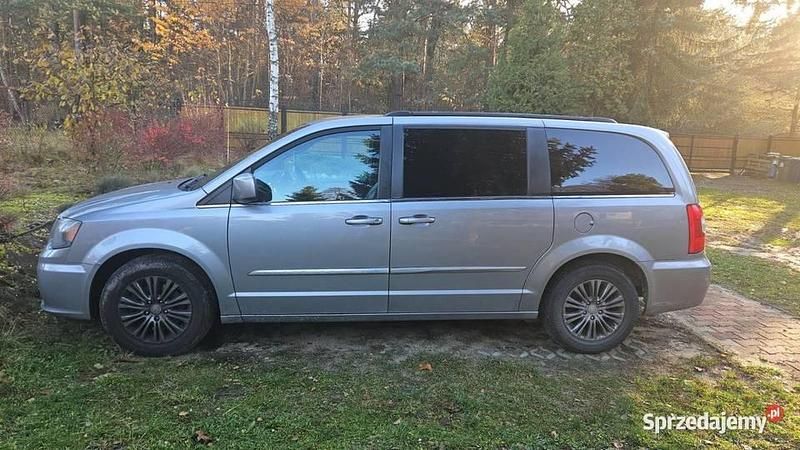 Używany 2014 Chrysler Town & Country Minivan | 35 000 zł (Super Cena) - Obraz 1/4