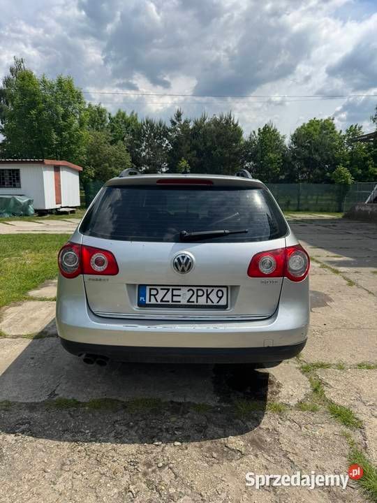 Srebrny Używany 2009 VW Passat Kombi | 10 300 zł (Uczciwa cena) - Obraz 1/4