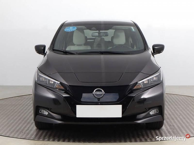 Czarny Używany 2022 Nissan Leaf Hatchback | 71 999 zł (Dość drogi) - Obraz 1/4