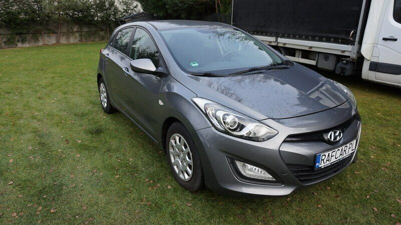 Używany Hyundai i30 120 KM (88 kW) 2013 Brązowy Hatchback