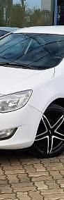 Używany Opel Astra 120 KM (88 kW) 2011 Biały Hatchback