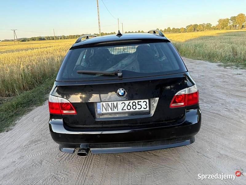 Czarny Używany 2009 BMW 520 Kombi | 5400 zł - Obraz 1/4