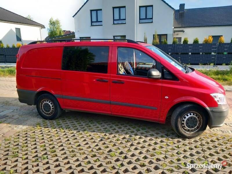 Czerwony Używany 2011 Mercedes Vito Minivan | 45 000 zł (Drogi) - Obraz 1/4