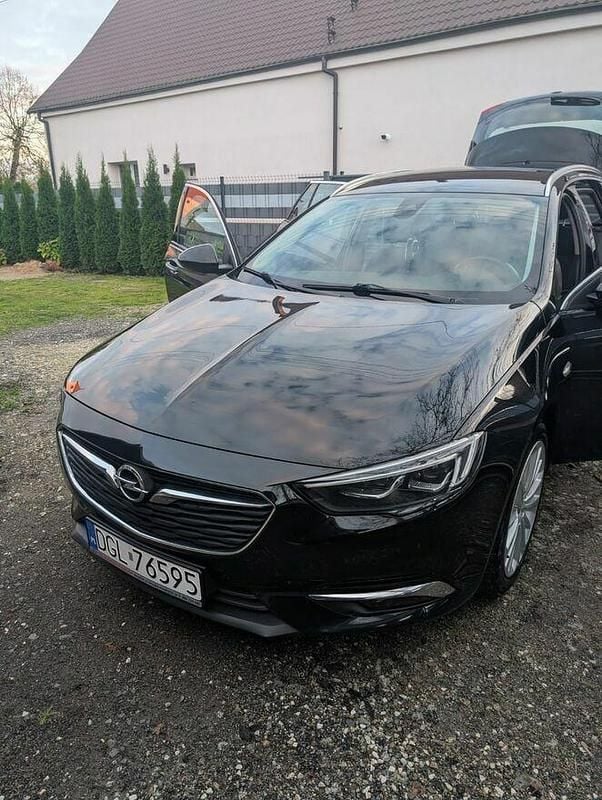 Używany Opel Insignia 2018 Czarny Kombi