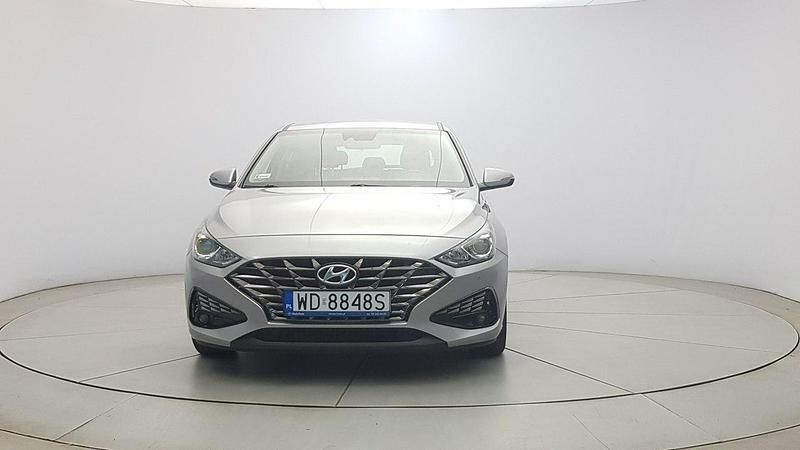 Używany Hyundai i30 120 KM (88 kW) 2022 Srebrny Hatchback