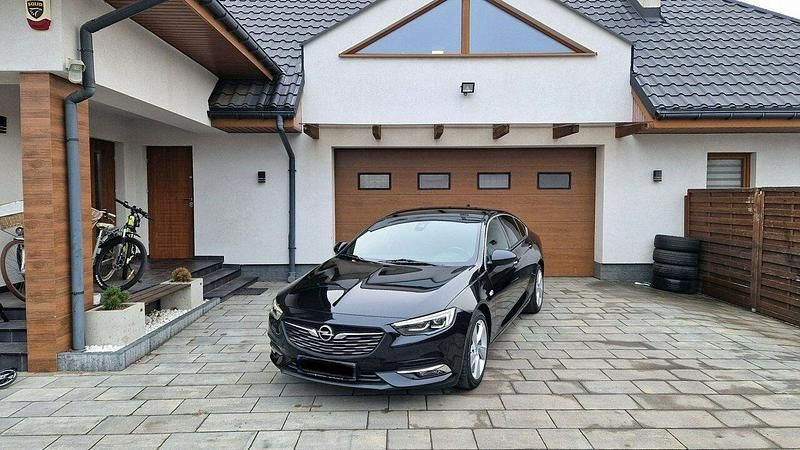 Czarny Używany 2017 Opel Insignia Sedan/Limuzyna | 52 900 zł (Uczciwa cena) - Obraz 1/4